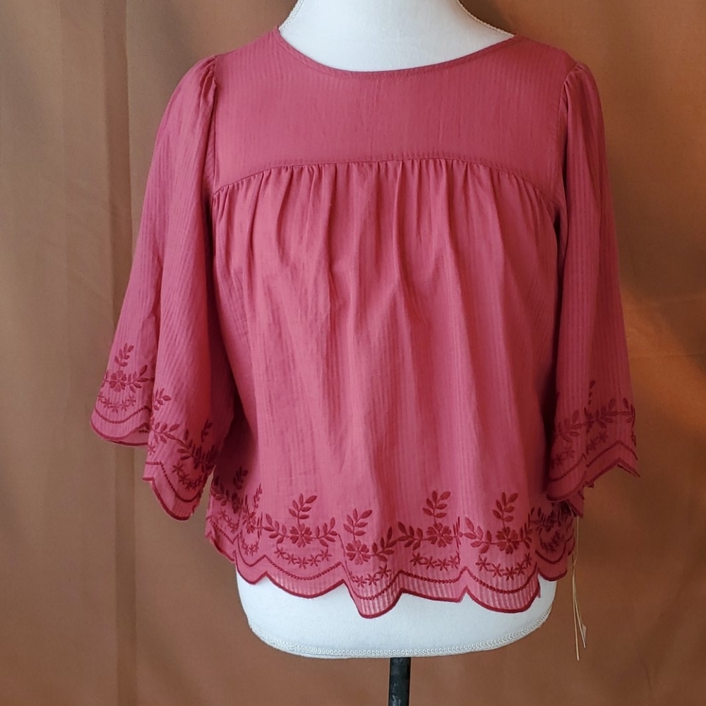 Copper Key maroon embroidered tie back top in a size Small